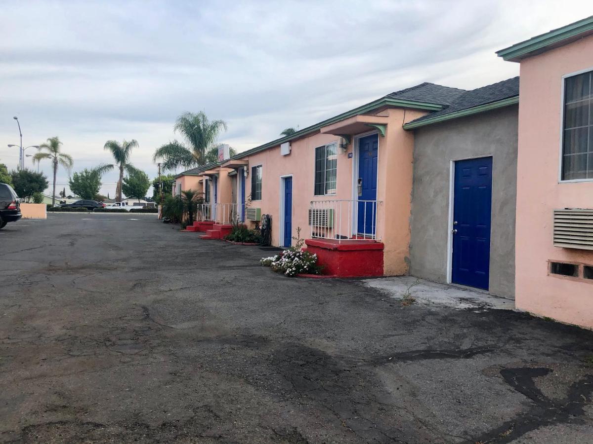 La Petite Rouge Motel San Diego Exterior photo