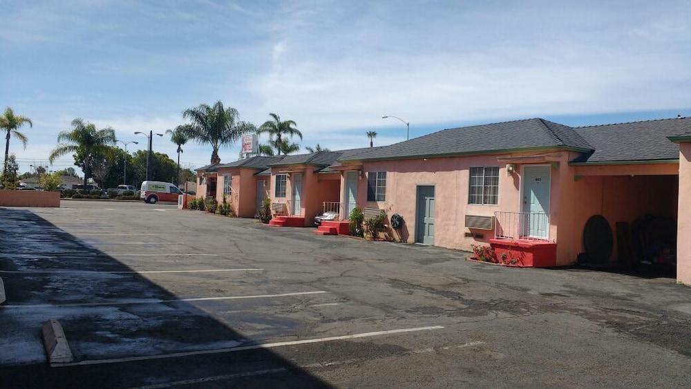La Petite Rouge Motel San Diego Exterior photo